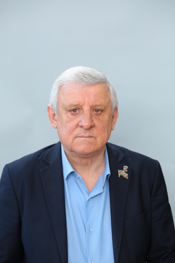 Балаянц Геннадий Николаевич.